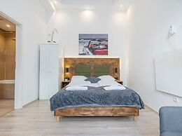 Modern Apartment Wiener Stadthalle 1
