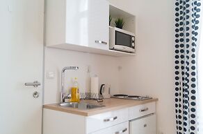 Modern Apartment Wiener Stadthalle 1