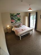 Blackberry House - Sleeps 6 with Parking and Netflix TV