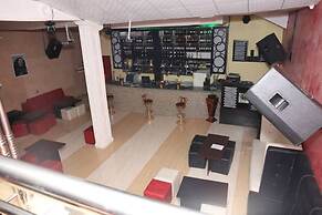 Zeus Paradise Hotel Abuja