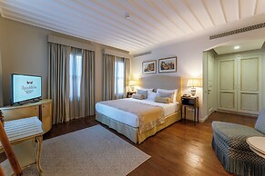 RuinAdalia Hotel