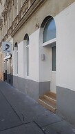 Modern Apartment Wiener Stadthalle 2