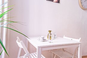 Chic Apartment Near Downtown