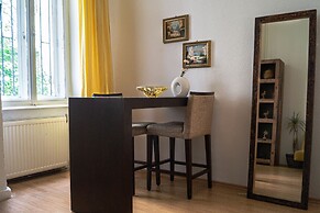 Vibrant Apartment Near Downtown