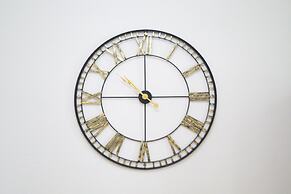 Vibrant Apartment Near Downtown