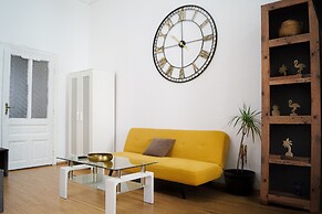 Vibrant Apartment Near Downtown