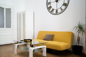 Vibrant Apartment Near Downtown