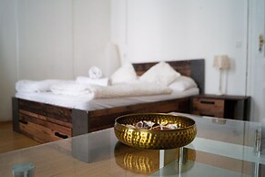 Vibrant Apartment Near Downtown