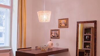 Vibrant Apartment Near Downtown