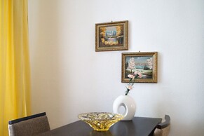 Vibrant Apartment Near Downtown