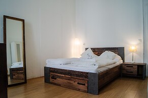 Vibrant Apartment Near Downtown