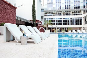 Ritz Plaza Hotel