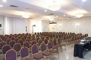 Ritz Plaza Hotel