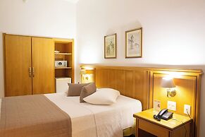 Ritz Plaza Hotel