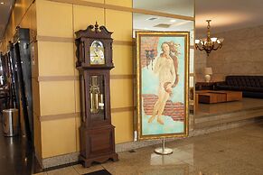 Ritz Plaza Hotel