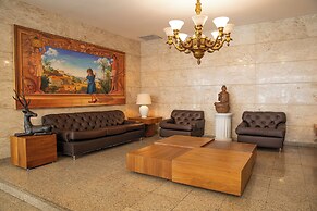 Ritz Plaza Hotel
