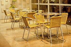 Ritz Plaza Hotel
