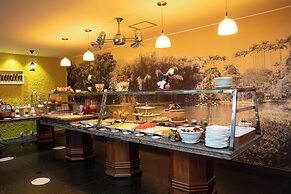 Ritz Plaza Hotel