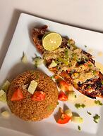 Paloma Guest House & Restaurant