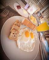 Paloma Guest House & Restaurant