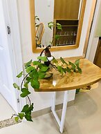 New Hampton Hospitality - Cornelia Hotel & Apartment