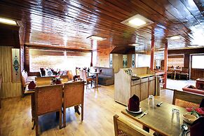 Vardaan Hotels - PatniTop