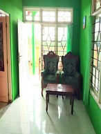 Anggun Homestay - Hostel