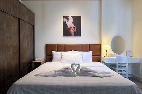 Eva Adam Hotel