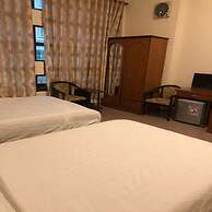 Quang Chien Hotel by Zuzu