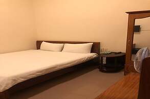 Quang Chien Hotel by Zuzu