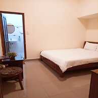 Quang Chien Hotel by Zuzu