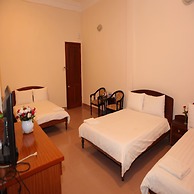 Quang Chien Hotel by Zuzu