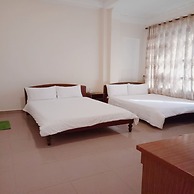 Quang Chien Hotel by Zuzu