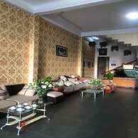 Quang Chien Hotel by Zuzu