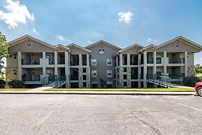 Golden Getaway 2 Bedroom Condo by RedAwning