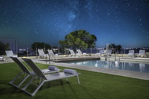 Blue Line Apartment Hotel