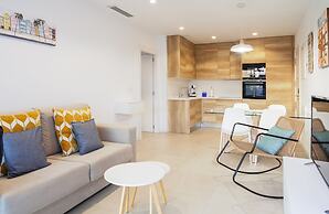 Blue Line Apartment Hotel