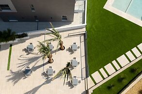 Blue Line Apartment Hotel