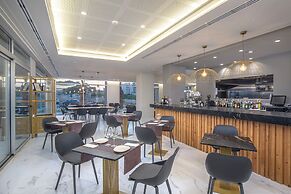 Blue Line Apartment Hotel