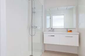 Blue Line Apartment Hotel