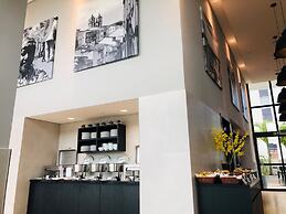 Astron Suítes Mondial Salvador by Nobile