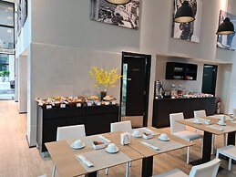 Astron Suítes Mondial Salvador by Nobile