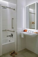 Sonder by Marriott Bonvoy Battery Park Apartments Financial District