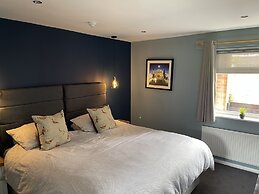 Village Limits Bed & Breakfast Accommodation