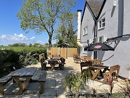 Village Limits Bed & Breakfast Accommodation