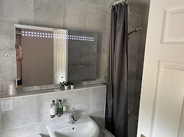 Village Limits Bed & Breakfast Accommodation