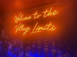 Village Limits Bed & Breakfast Accommodation