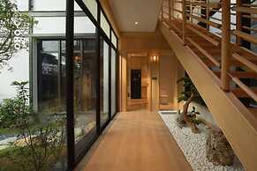 Yoko Onsen Quang Hanh