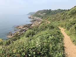 Stunning Beach Front Apartment in Caswell Swansea