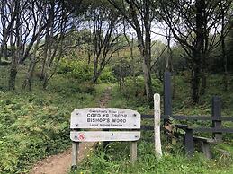 Stunning Beach Front Apartment in Caswell Swansea